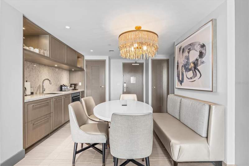 2 bedroom Condo - Hotel at 691 S Gulfview Boulevard #815, Enchantment Clearwater Beach Hotel Condominium, Clearwater Beach — photo 5