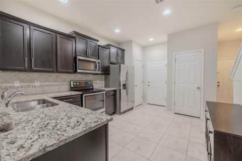 4734 White Sanderling Ct Court, Tampa FL - photo 10 of 41