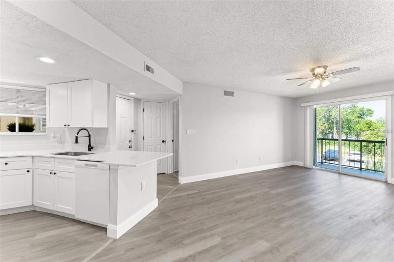 2 bedroom Condominium at 1932 Lake Atriums Circle #69, Plaza/Millenium, Orlando — photo 2