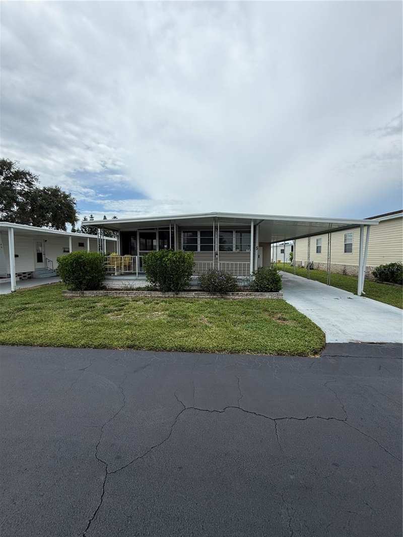 2 bedroom Mobile Home at 7880 54th Avenue #47, Club Chalet Unrec Mhp, St Petersburg — photo 1
