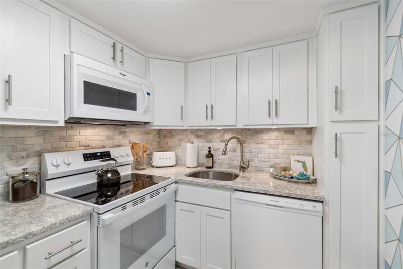 1 bedroom Condominium at 4015 Bayshore Boulevard #7D, Bayshore Towers A Condo, Tampa — photo 5