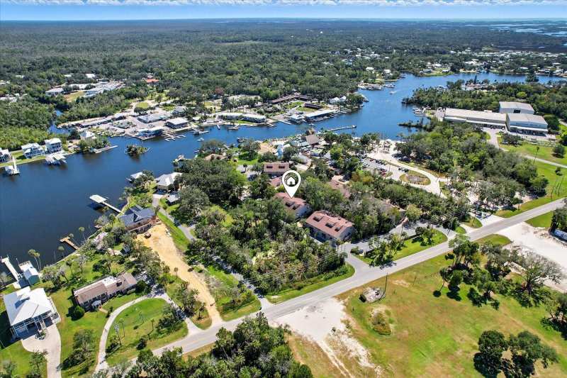 2 bedroom Townhouse at 5152 S Swiftwater Way, Sportmans Lodge Unrec Condo, Homosassa — photo 1