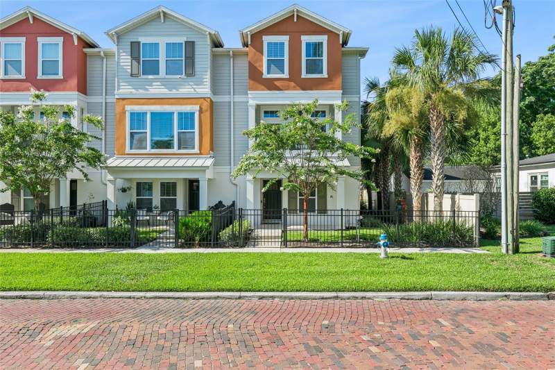 3 bedroom Townhouse at 1012 E MARKS STREET, PARK LAKE HLND, ORLANDO — photo 1
