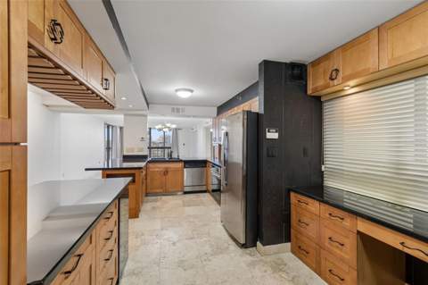 2413 Bayshore Boulevard #1904, Tampa FL - photo 17 of 80