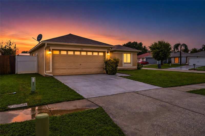 3 bedroom Single Family Residence at 1210 Blufield Avenue, Heather Lakes Unit Xxi Ph A, Brandon — photo 1