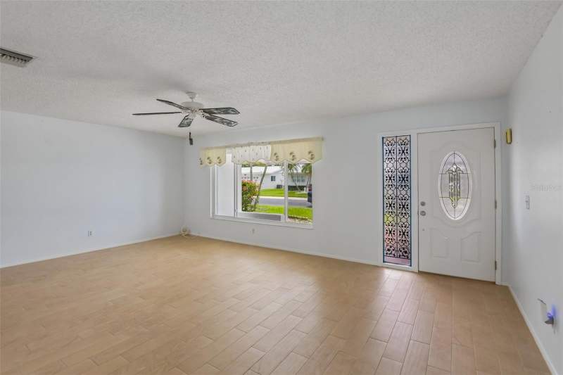 2 bedroom Single Family Residence at 3549 98th Avenue, Mainlands Of Tamarac By The Gulf Unit 4 Condo, Pinellas Park — photo 2