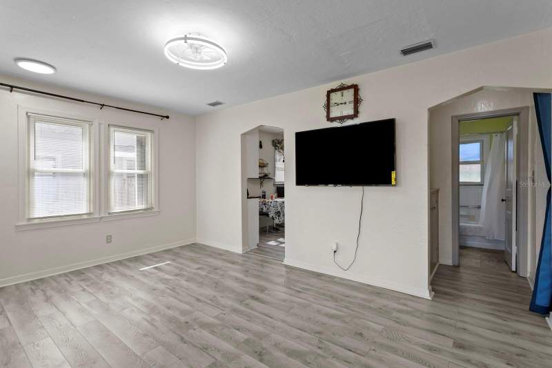 2 bedroom Single Family Residence at 3152 13th Avenue, Floral Villa Estates, St Petersburg — photo 4