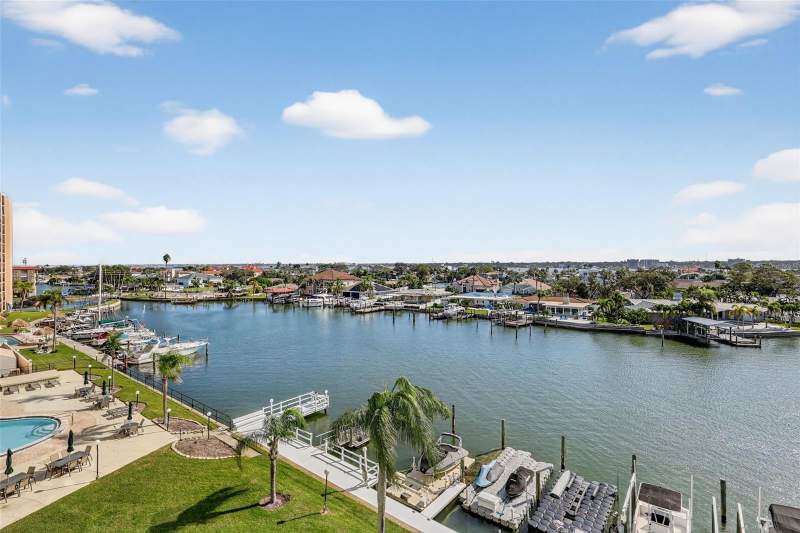 2 bedroom Condominium at 31 Island Way #408, Horizon House Co-Op, Clearwater Beach — photo 4