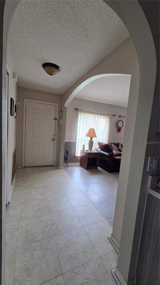 4 bedroom Single Family Residence at 36 Bradford Court, Poinciana Village 2 Nbhd 3, Kissimmee — photo 2