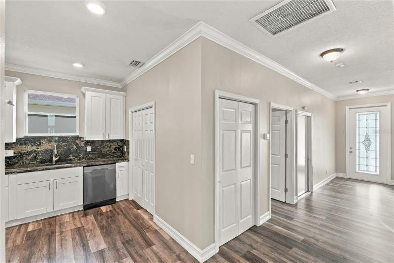 3 bedroom Single Family Residence at 5625 35th Way, Fruit Haven, St Petersburg — photo 5