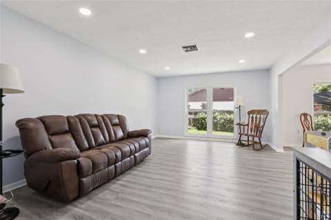 1009 Black Knight Drive, Valrico FL - photo 13 of 62