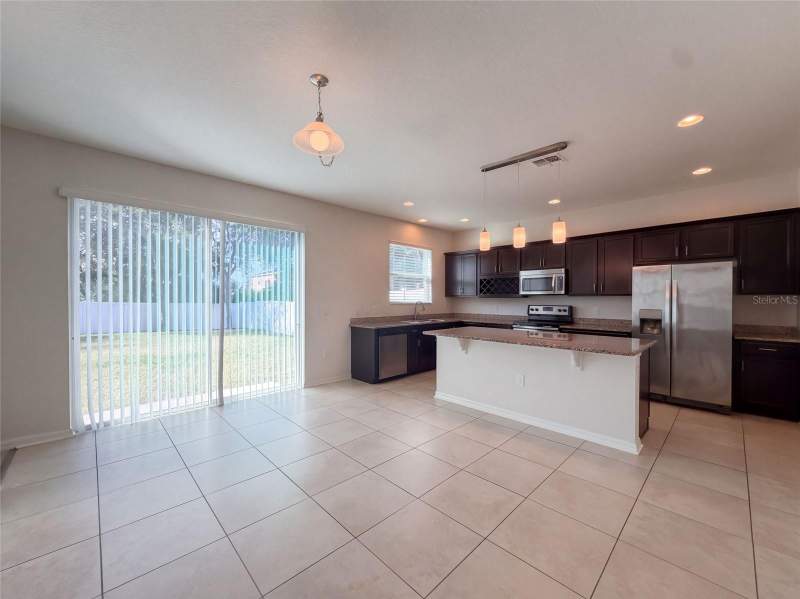 5 bedroom Single Family Residence at 7607 Tangle Rush Drive, Tanglewood Preserve, Gibsonton — photo 2