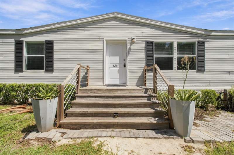 4 bedroom Manufactured Home at 6814 Founders Street, Zephyrhills Colony Co, Zephyrhills — photo 2
