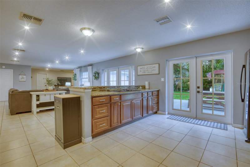 3 bedroom Single Family Residence at 398 Palm Drive, Mead Manor Unit 2 Rep, Oviedo — photo 4