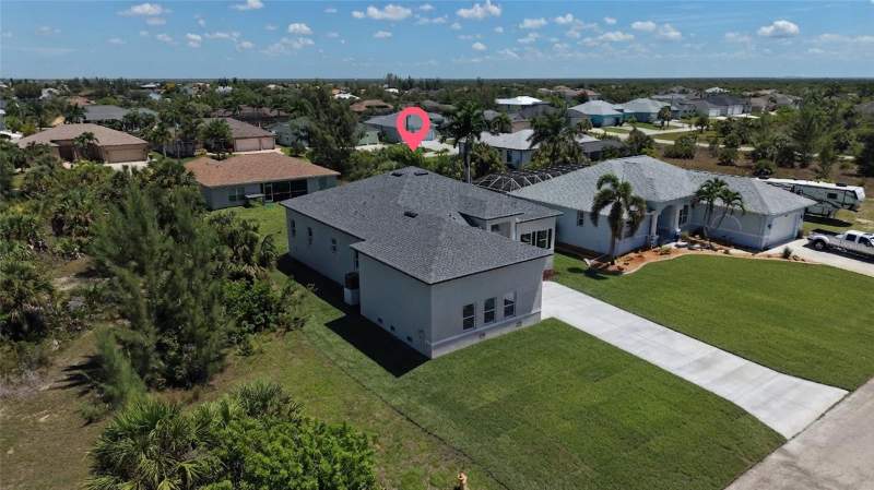 4 bedroom Single Family Residence at 15809 Melport Circle, Port Charlotte Sub Sec 93, Port Charlotte — photo 5