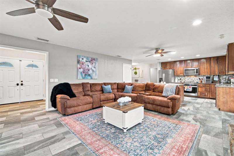 4 bedroom Single Family Residence at 2901 Beagle Place, Hunters Cove Unit 2, Seffner — photo 4