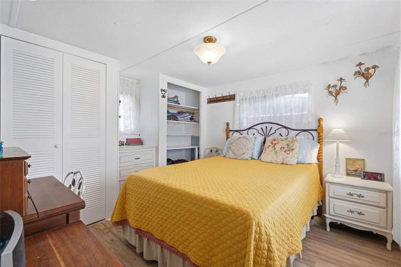 1 bedroom Mobile Home at 4687 67th Street #23, El Rey Mobile Home Park Unrec, St Petersburg — photo 4