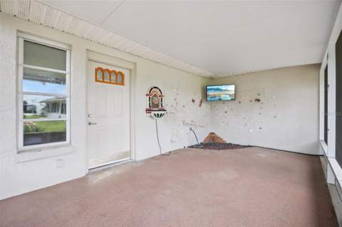 25904 Newcombe Circle, Leesburg FL - photo 22 of 86