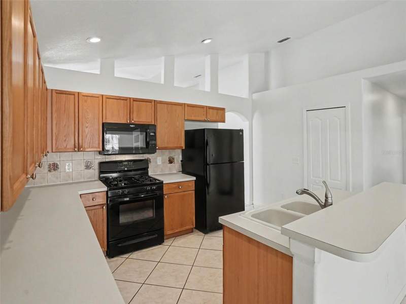 3 bedroom Single Family Residence at 2609 MEADOW OAKS LOOP, WESTON HILLS SUB, CLERMONT — photo 5