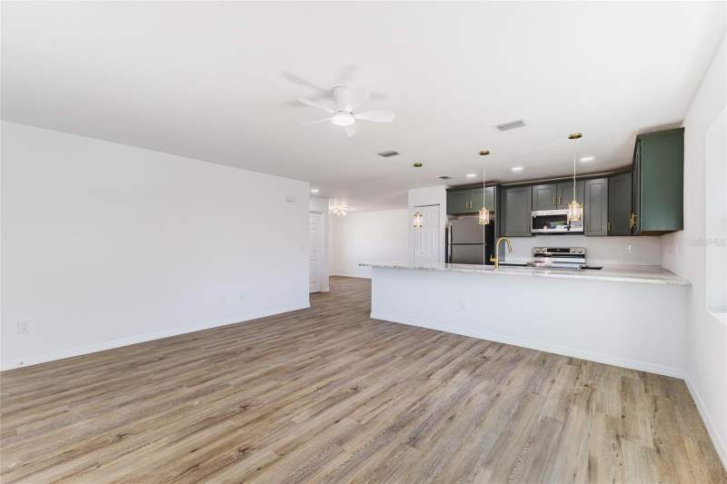3 bedroom Single Family Residence at 6254 Spinnaker Boulevard, Port Charlotte Sub Sec 62, Englewood — photo 5