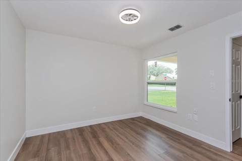 7728 Balharbour Drive, New Port Richey FL - photo 9 of 30