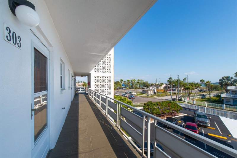 1 bedroom Condominium at 3128 59th Street #303, Town Shores Of Gulfport, Gulfport — photo 2