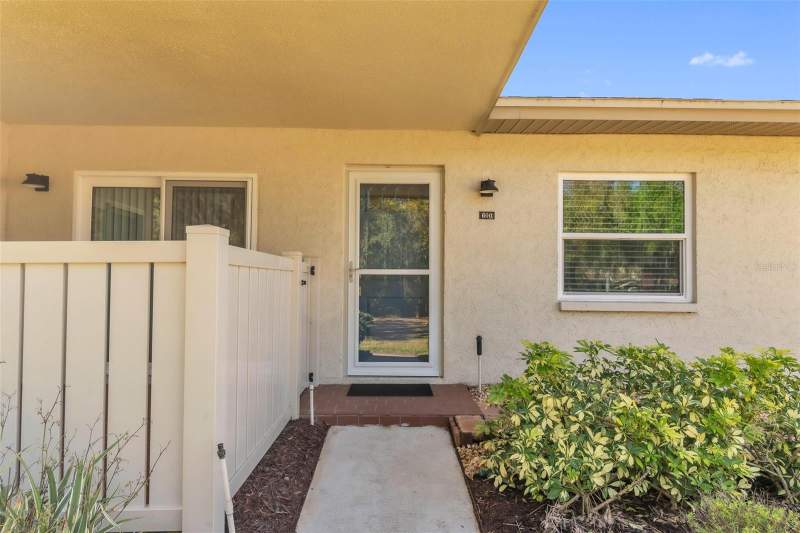 3 bedroom Villa at 600 S Woodlands Drive, East Lake Woodlands Cluster Homes, Oldsmar — photo 3