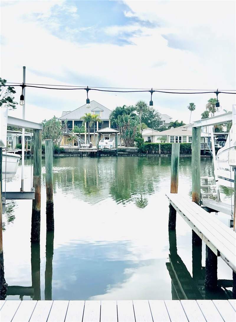 1 bedroom Condominium at 300 Venetian Drive #2, Venetian Shores Condo, Clearwater — photo 3