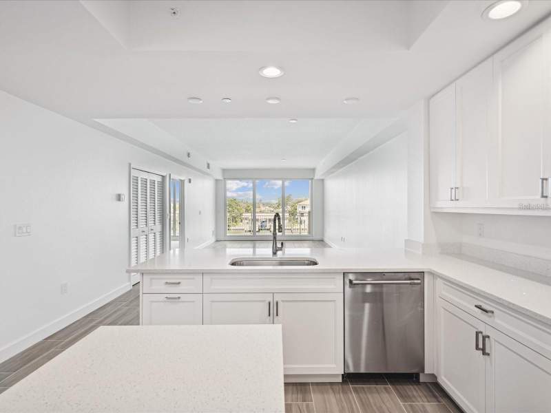 3 bedroom Condominium at 125 Island Way #304, Dolphin Harbour Condo, Clearwater Beach — photo 5