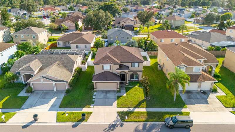 6 bedroom Single Family Residence at 11133 Sailbrooke Drive, Summerfield Village 1 Tr 7, Riverview — photo 1