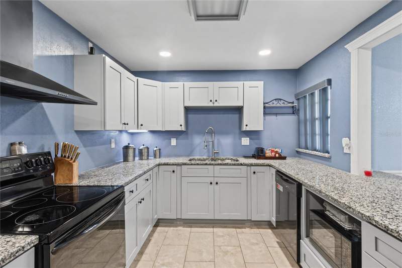 3 bedroom Single Family Residence at 1815 Karen Boulevard, Sebring Rdg Sec G, Sebring — photo 2