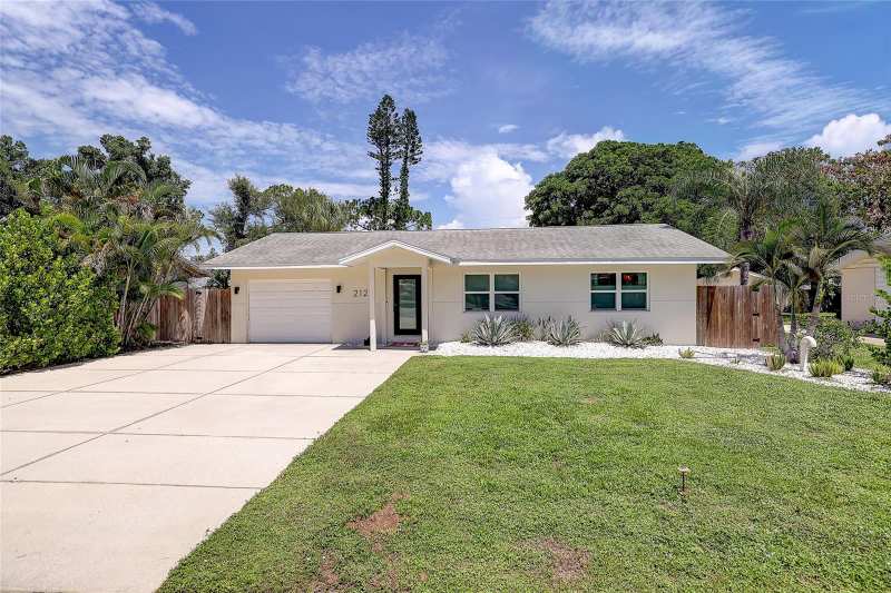 3 bedroom Single Family Residence at 2121 Palm Terrace, Harbor Oaks, Sarasota — photo 1