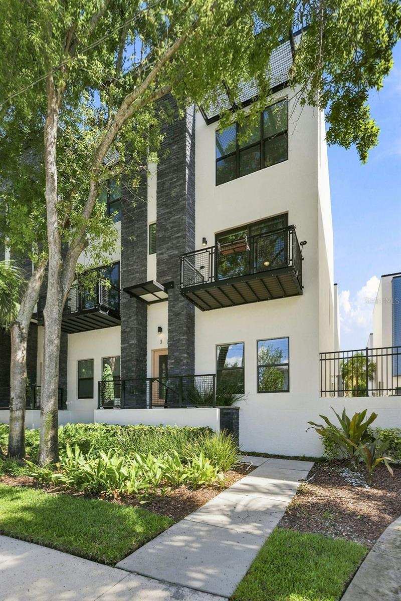 3 bedroom Townhouse at 4810 W McElroy Avenue #3, South Westshore Twnhms, Tampa — photo 1