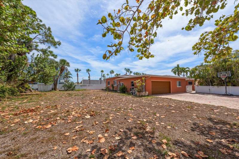 4 bedroom Single Family Residence at 630-650 79th Avenue, St. Petersburg Beach North, St Pete Beach — photo 3