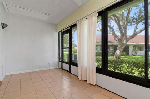 2569 Laurelwood Drive #11B, Clearwater FL - photo 20 of 38