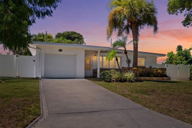 3 bedroom Single Family Residence at 14480 120TH AVENUE, YELLOW BANKS GROVE 3RD ADD, LARGO — photo 1