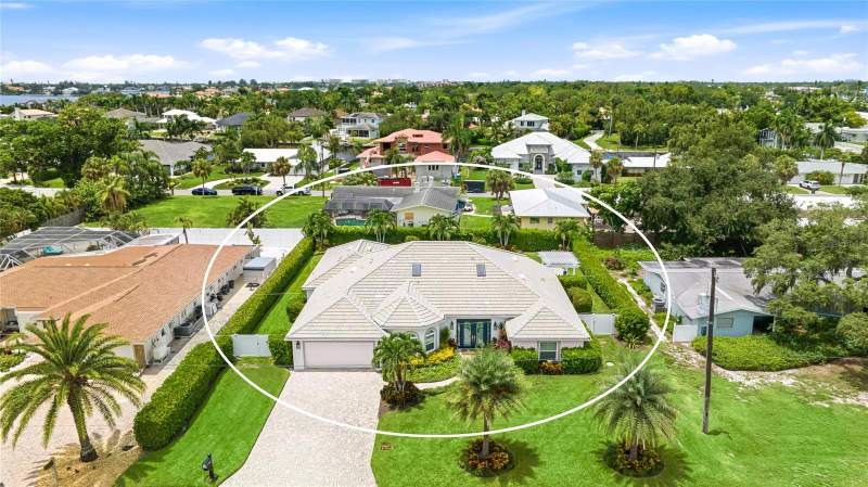 4 bedroom Single Family Residence at 7780 Holiday Drive, Holiday Harbor, Sarasota — photo 4