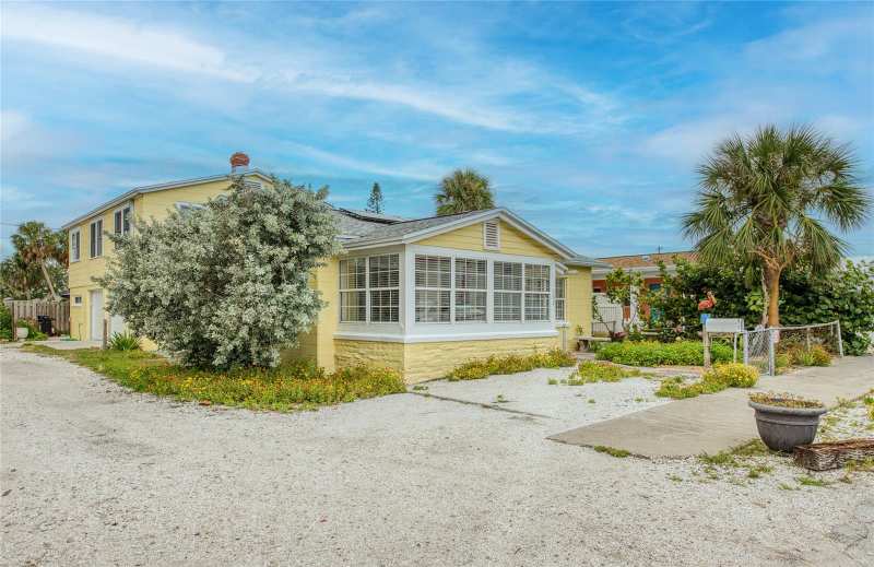 5 bedroom Single Family Residence at 102 11th Avenue, Morey Beach, St Pete Beach — photo 1