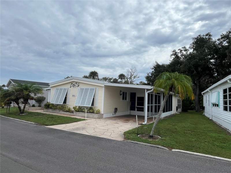 2 bedroom Manufactured Home at 623 Cervina Drive, Venice Isle, Venice — photo 2