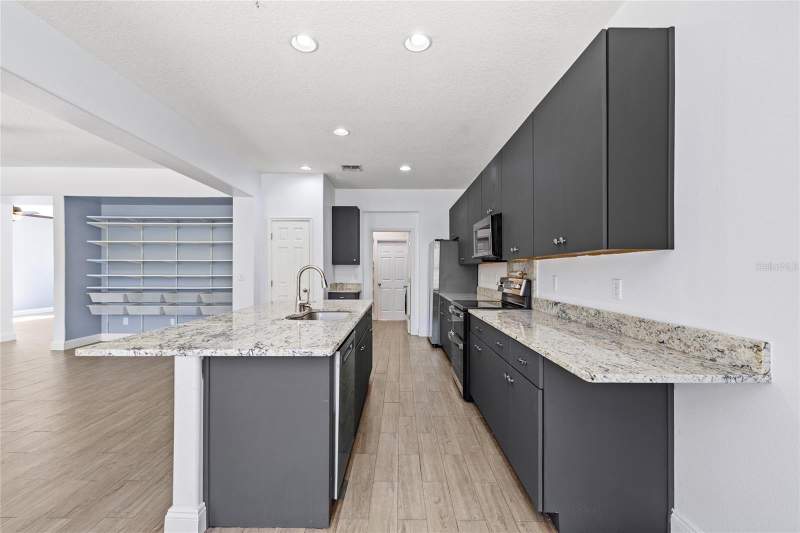 6 bedroom Single Family Residence at 16943 SUNRISE VISTA DRIVE, SUNRISE LAKES PH III SUB, CLERMONT — photo 4