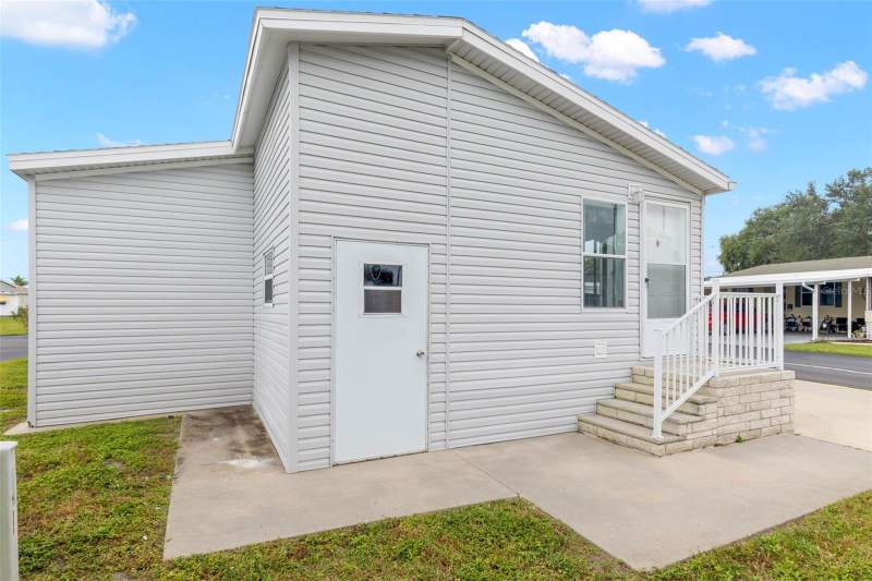 2 bedroom Manufactured Home at 166 Americana Court #224, Mobel Americana Mobile Home Park Unrec, St Petersburg — photo 5