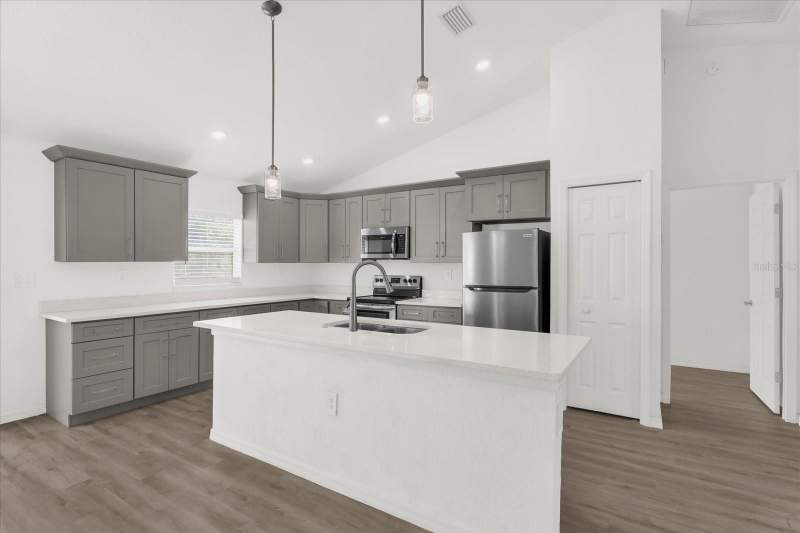 3 bedroom Single Family Residence at 14923 SW 66th Avenue Road, Marion Oaks Un Nine, Ocala — photo 3
