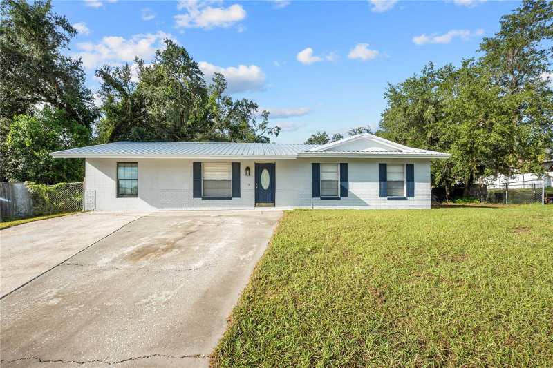 3 bedroom Single Family Residence at 37124 Goldenrod Court, Goldenrod, Dade City — photo 1