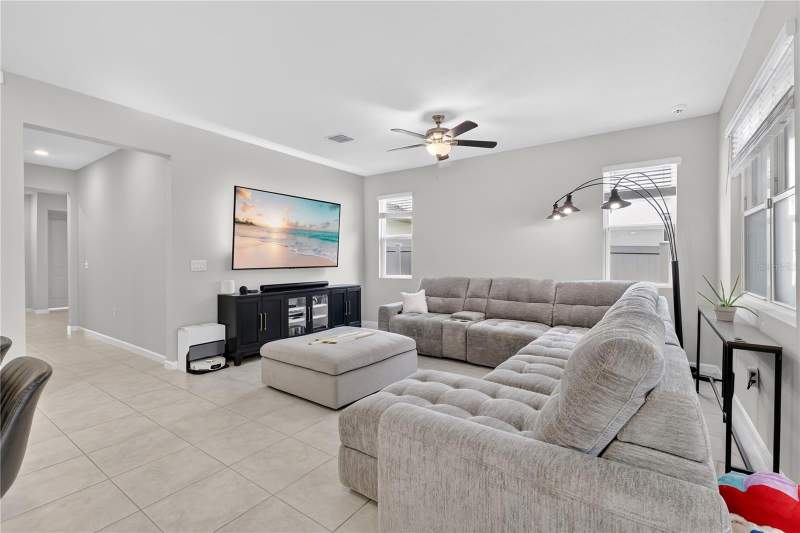 3 bedroom Single Family Residence at 4334 Southern Vista Loop, Southern Pines Ph 3B, St Cloud — photo 4