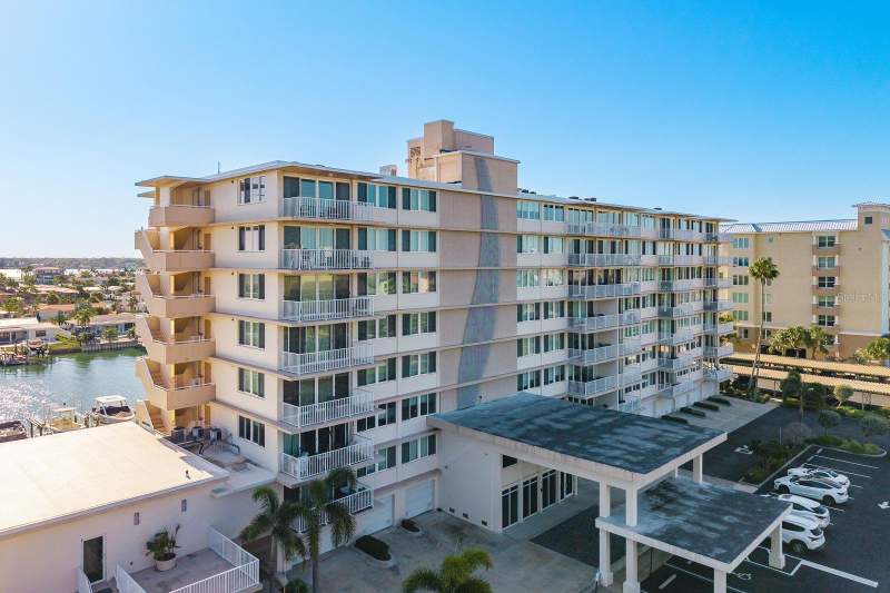 2 bedroom Condominium at 223 Island Way #2D, Island Way Towers Condo, Clearwater Beach — photo 2