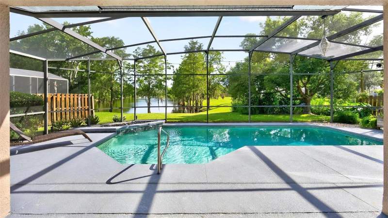 5 bedroom Single Family Residence at 337 Twelve Oaks Drive, Winding Hollow Unit 5, Winter Springs — photo 4
