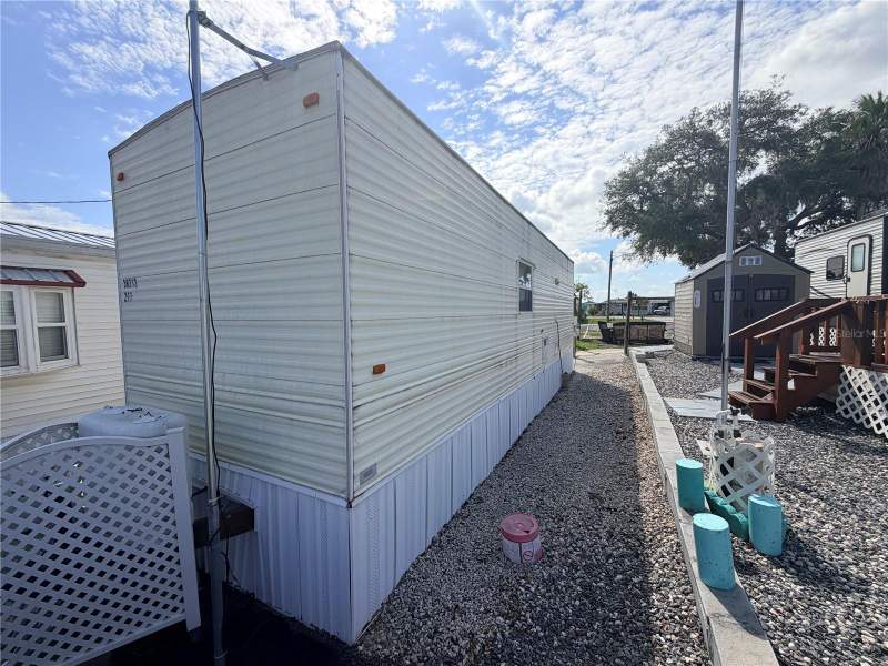 1 bedroom Manufactured Home at 38212 Kingbird Way, Palm Shores Rv Resort Lt 136 Amd, Leesburg — photo 2