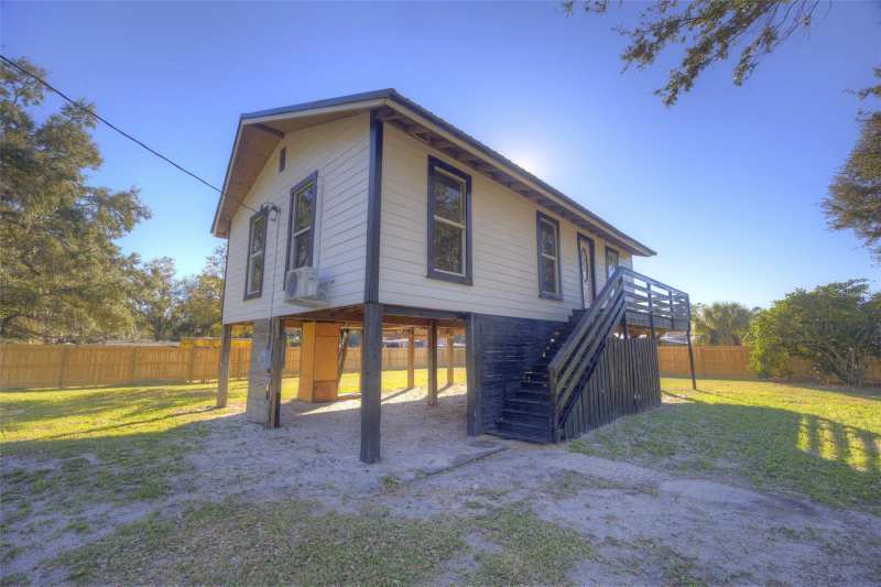 2 bedroom Single Family Residence at 805 E McDonald Road, Plant City, Plant City — photo 1