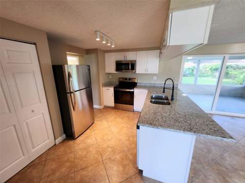 7146 Carmel Avenue, New Port Richey FL - photo 10 of 39