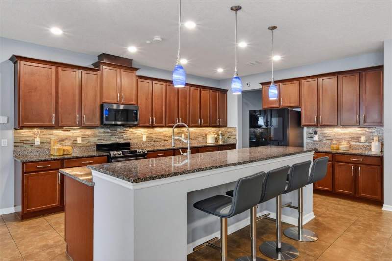 5 bedroom Single Family Residence at 232 Magneta Loop, Estates/Aubrundale Ph 2, Auburndale — photo 3